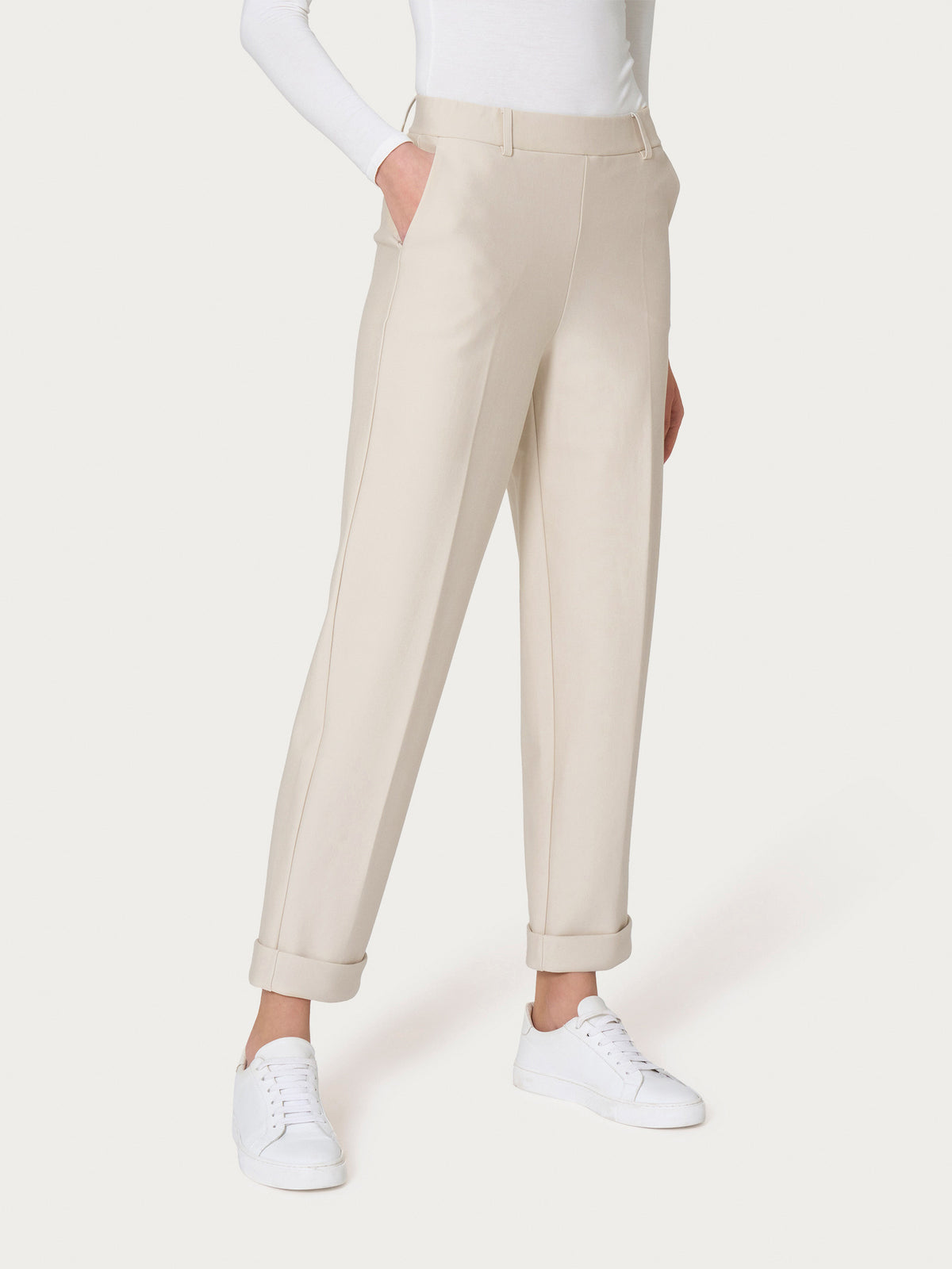 Pantalone a carota RAGNO con tasche in Compact Light - Champignon