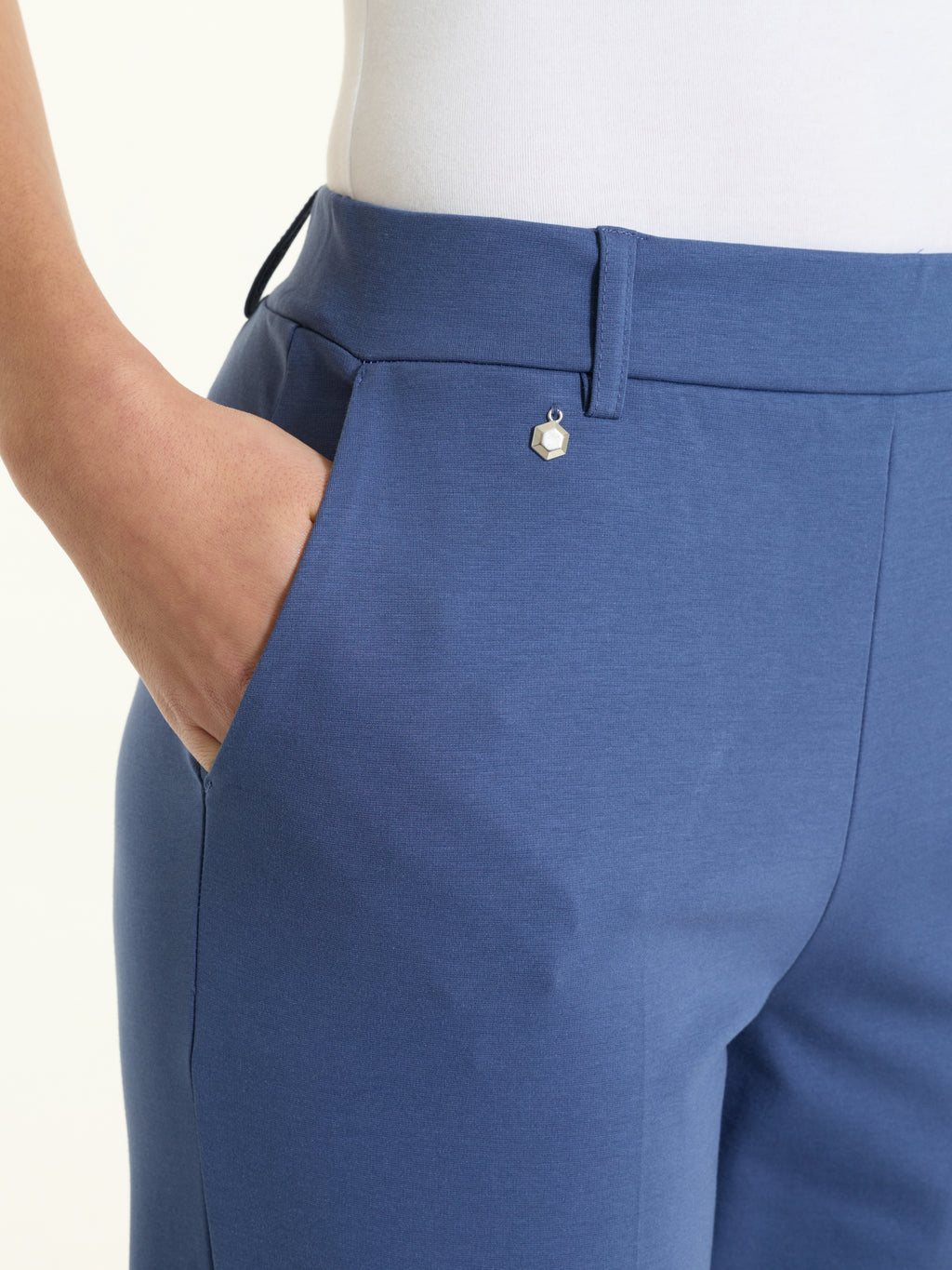 Pantalone Ragno a carota con tasche in Compact Light - Oceana
